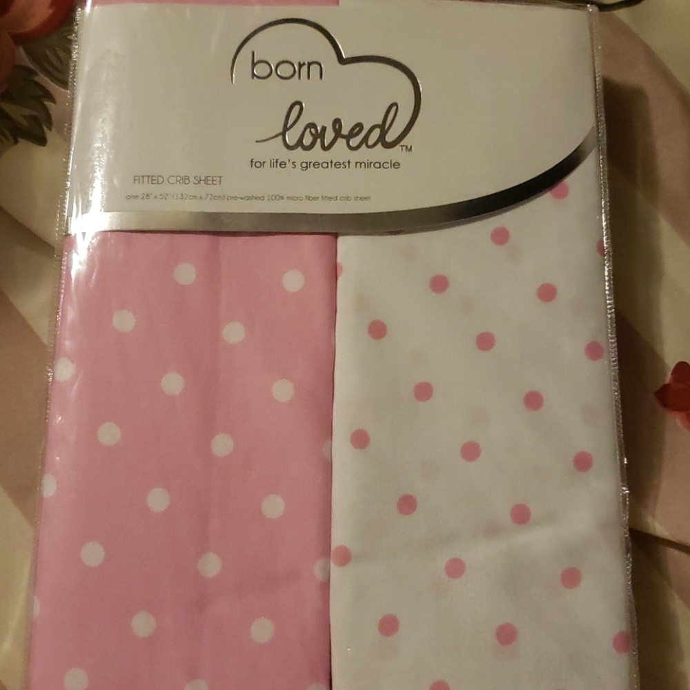 Fitted crib sheet